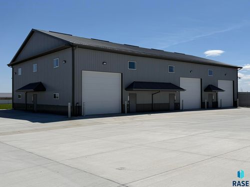 217 E Honeysuckle St, Brandon, SD, 57005-2093 | Card Image