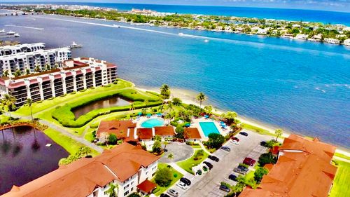 121-7030 Half Moon Cir, Hypoluxo, FL, 33462-5400 | Card Image