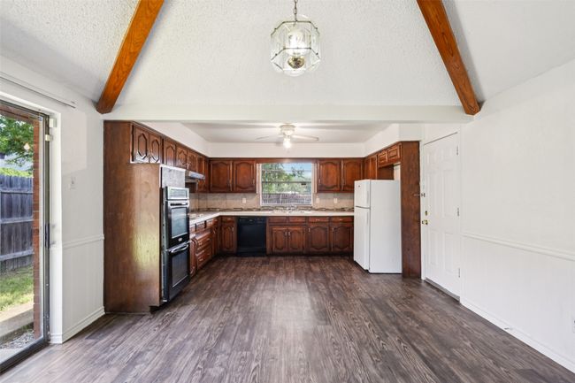 338 S Stewart Ave, Home with 6 bedrooms, 4 bathrooms and 4 parking in Lancaster TX | Image 10