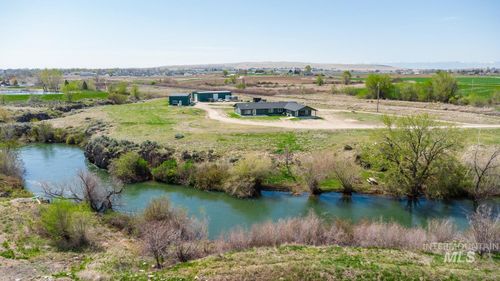 1300 N Big Tree Ln, Kuna, ID, 83634-1110 | Card Image