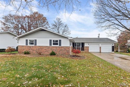 118 Whispering Oaks Dr, Bethalto, IL, 62010-1036 | Card Image