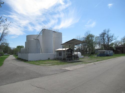 1431 Kocher St, Huntington, IN, 46750-2566 | Card Image