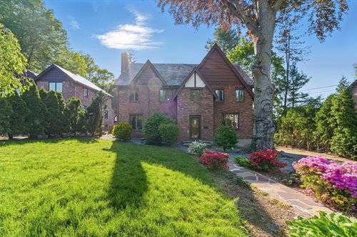 15 Park Ave, Newton, MA, 02458-2607 | Card Image