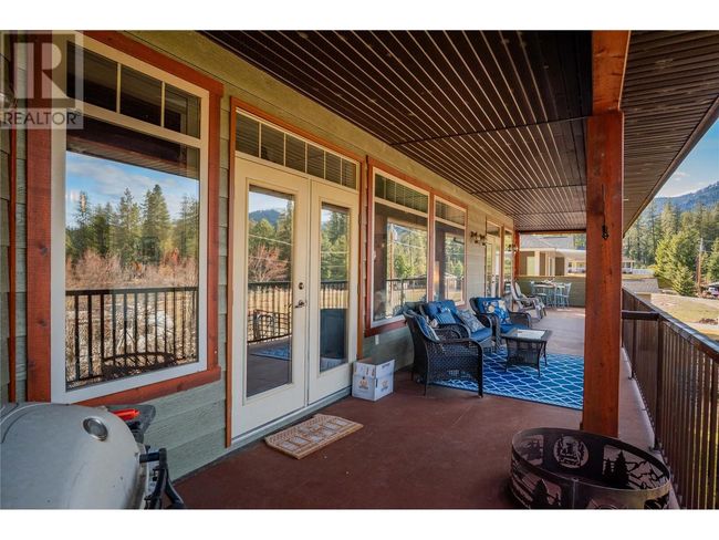 250 1 St Ave, House other with 3 bedrooms, 5 bathrooms and 3 parking in Kootenay Boundary BC | Image 22