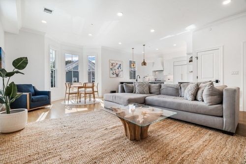 apt-2-560 E 5th St, Boston, MA, 02127-8837 | Card Image