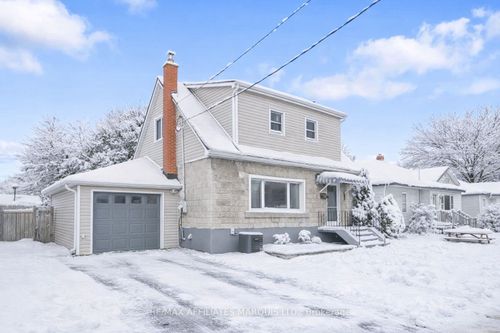 1006 2nd St E, Cornwall, ON, K6H2A9 | Card Image
