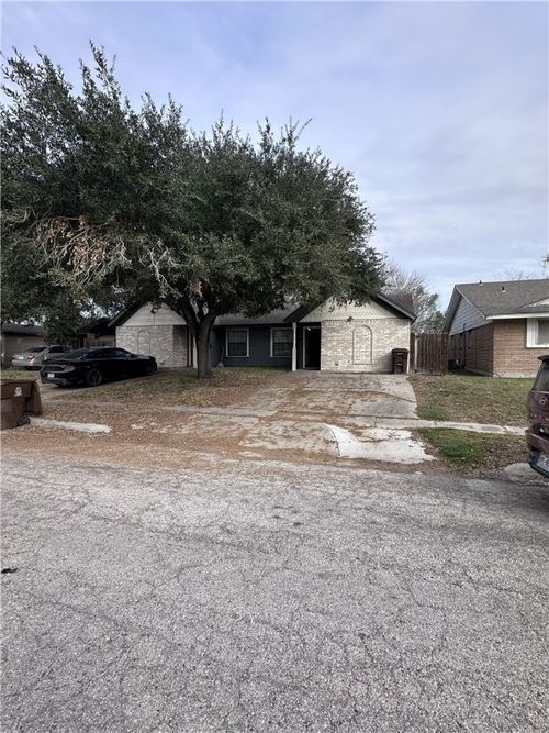 2008 S 5th St, Kingsville, TX, 78363-7518 | Card Image
