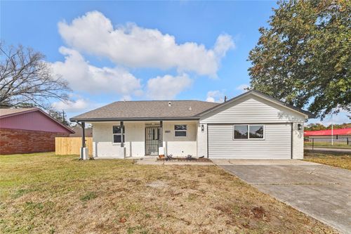 10027 Valley Sun Dr, Houston, TX, 77078-3614 | Card Image