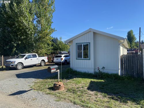82891 Parker Ln, Dexter, OR, 97431-9610 | Card Image