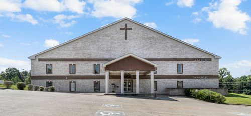 303 Fairview Ln, Clarksville, TN, 37040-6669 | Card Image