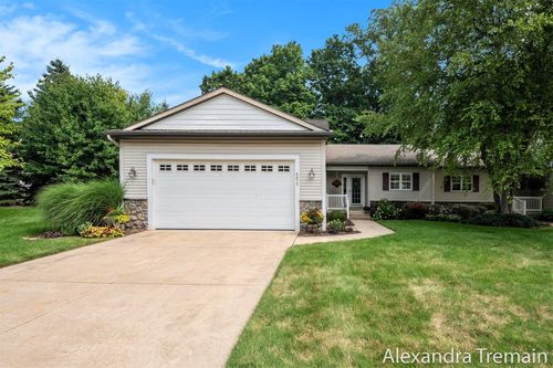 6675 Green Valley Ct Se, Caledonia, MI, 49316-7886 | Card Image