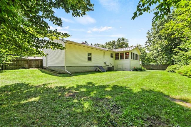 8 Center St, House other with 4 bedrooms, 3 bathrooms and null parking in Bennington VT | Image 28