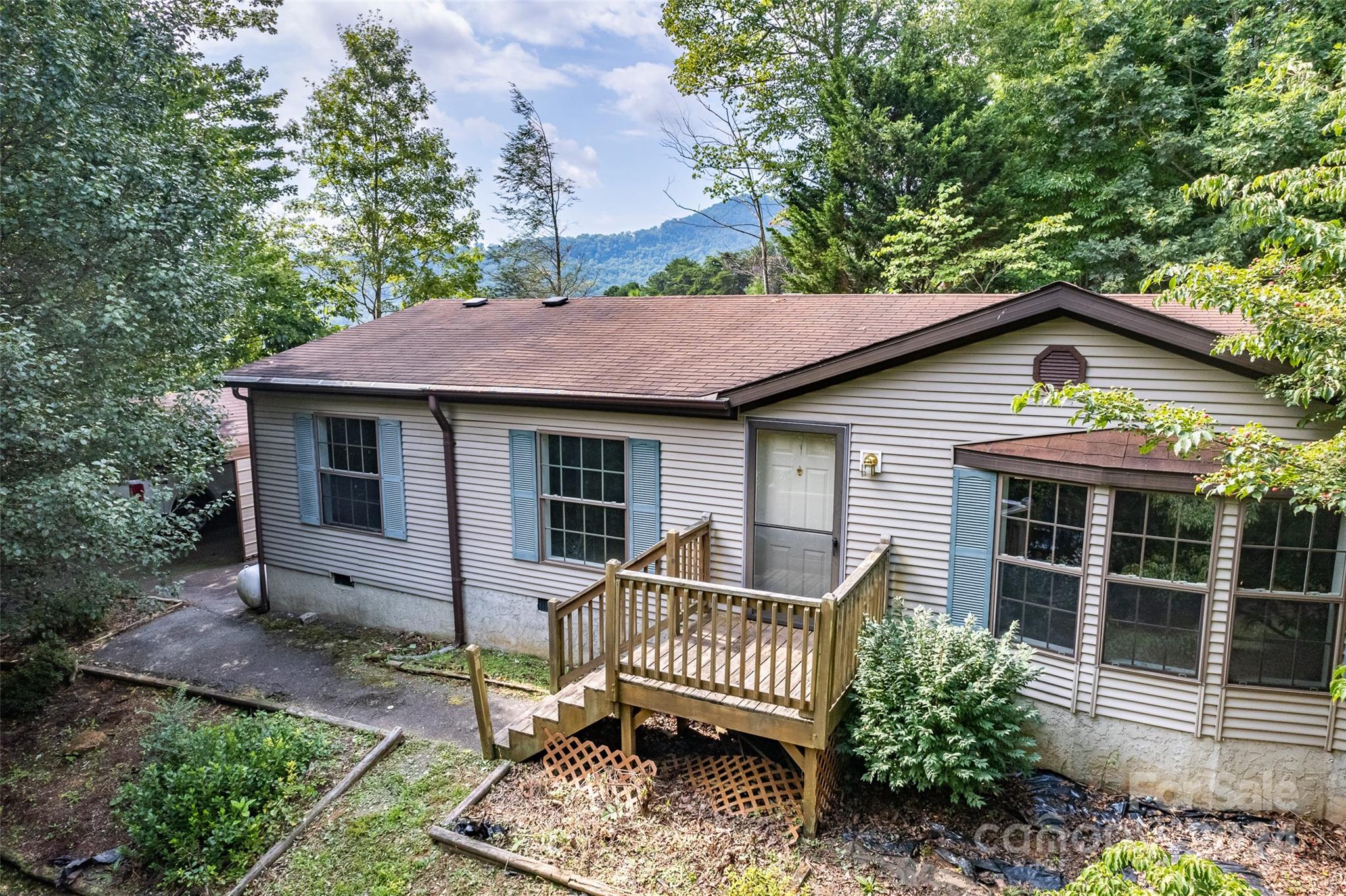 Sleepy Forest Dr, Leicester, NC 28748