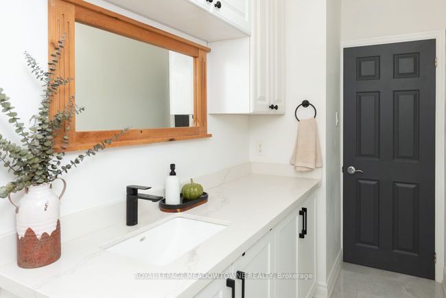 32 Clarridge Crt, House other with 4 bedrooms, 3 bathrooms and 2 parking in Brampton ON | Image 6