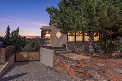 2833 Pueblo Bonito, Santa Fe, NM, 87507-2532 | Card Image