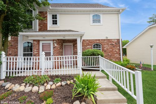 852 Edgewood Glen Dr, Valparaiso, IN, 46385 | Card Image