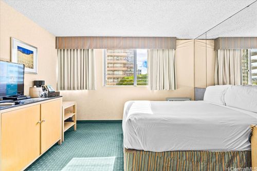 413-444 Kanekapolei St, Honolulu, HI, 96815-3038 | Card Image