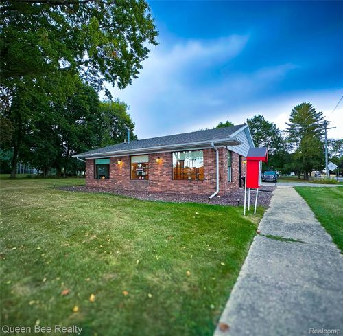 2382 Black River St, Deckerville, MI, 48427-9424 | Card Image