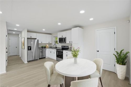 607 Warfield Dr, Portsmouth, VA, 23701-4027 | Card Image