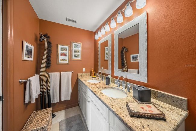 7640 - 5933 Clubside Dr, Condo with 2 bedrooms, 2 bathrooms and null parking in SARASOTA FL | Image 22