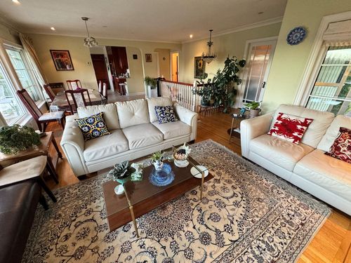 1086 Mathers Avenue, West Vancouver, BC, V7T2G2 | Card Image