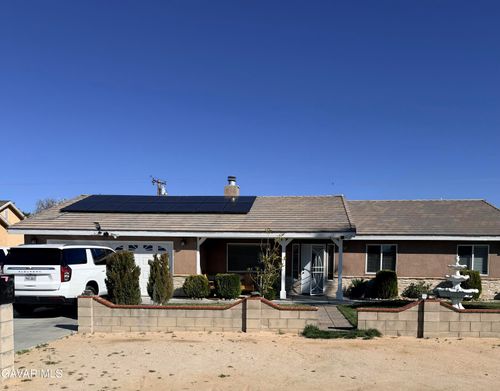 9325 Evelyn Ave, California City, CA, 93505-4811 | Card Image