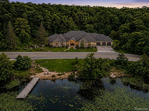 2770 Bogie Lake Rd, White Lake, MI, 48386-3626 | Card Image