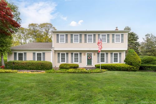 44 Woodland Rd, Miller Place, NY, 11764-1944 | Card Image