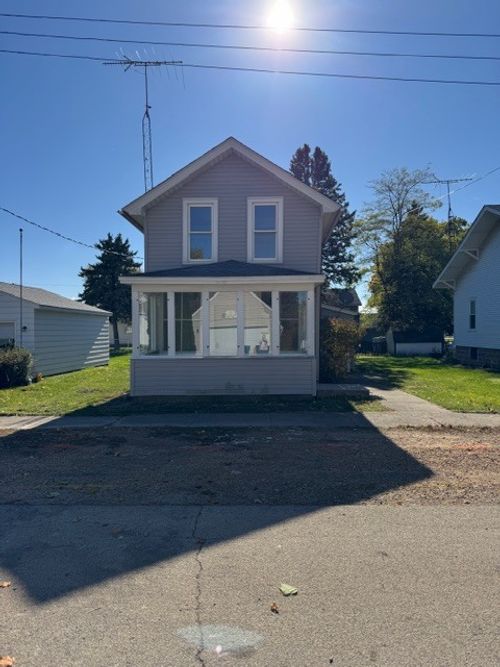 210 Elm St, Maple Park, IL, 60151-7322 | Card Image