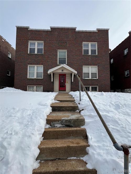 1404 Woodland Dr, Richmond Heights, MO, 63117-2176 | Card Image