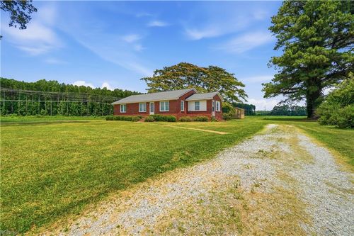 524 Benefit Rd, Chesapeake, VA, 23322-2325 | Card Image