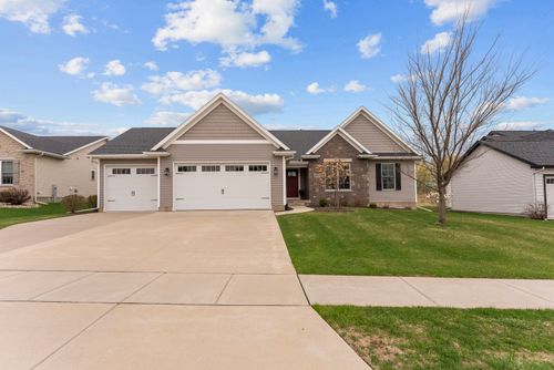 4937 Lakeside Dr, Bettendorf, IA, 52722-1306 | Card Image