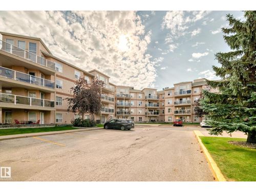 9704 174 St Nw, Edmonton, AB, T5T6J4 | Card Image