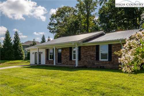 11 Hill Street, Sparta, NC, 28675 | Card Image