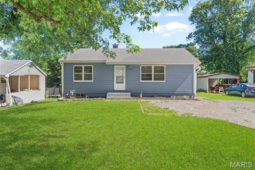 9123 Summit Dr, Fairview Heights, IL, 62208-1050 | Card Image