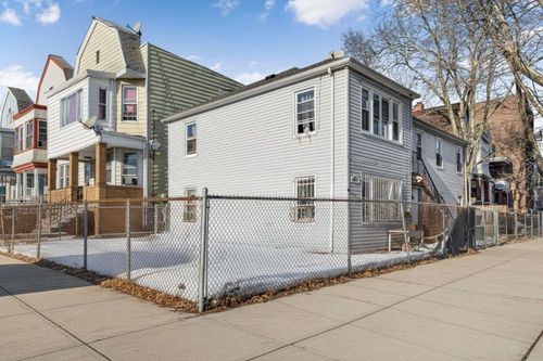 70 Warner Ave, Jersey City, NJ, 07305-2929 | Card Image