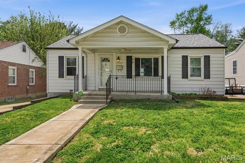 10346 Saint Henry Ln, Saint Ann, MO, 63074-2711 | Card Image