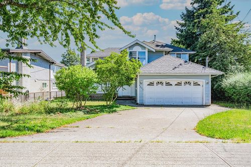 4522 Watling St, Burnaby, BC, V5J1V5 | Card Image