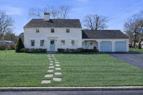 2 Canterbury Rd, Winchester, MA, 01890 | Card Image