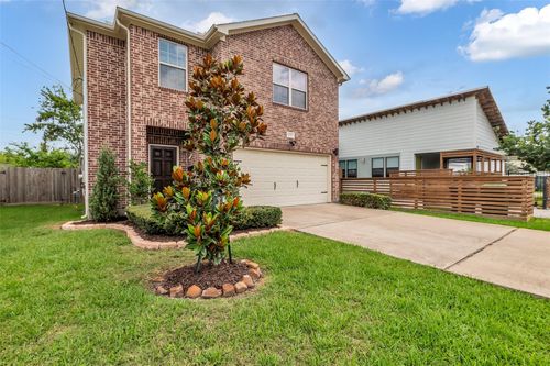 1011 E 37th St, Houston, TX, 77022-5029 | Card Image