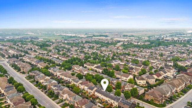427 Vendevale Ave, House attached with 3 bedrooms, 2 bathrooms and 1 parking in Stittsville ON | Image 38