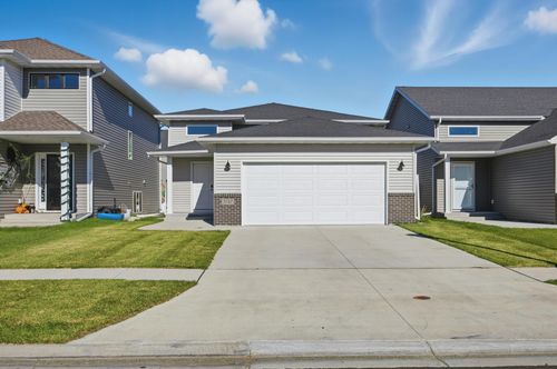 3767 Chinook Dr S, Fargo, ND, 58104-2807 | Card Image