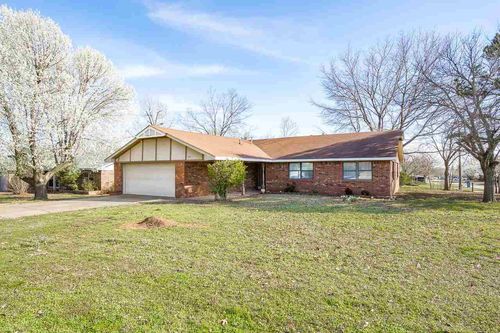 917 N Dryden Cir, Stillwater, OK, 74075-7111 | Card Image
