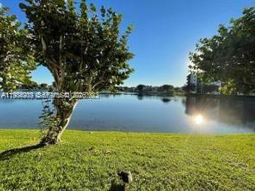 apt-4-10060 Nw 9th Street Cir, Miami, FL, 33172-5135 | Card Image