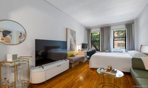 apt-2b-242 E 87th St, New York, NY, 10128-3123 | Card Image