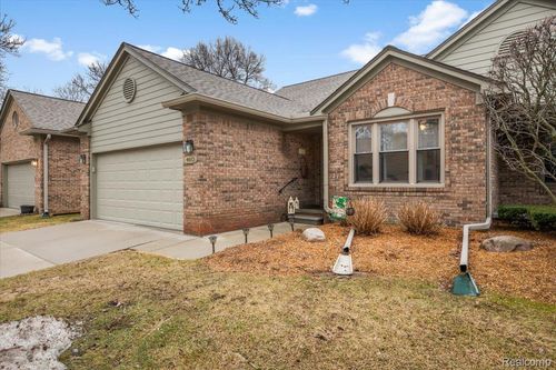 4462 Glenoaks Ct, Warren, MI, 48092-4198 | Card Image