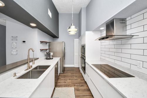 apt-16-1881 Bering Dr, Houston, TX, 77057-3136 | Card Image