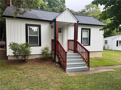3015 Central Ave, High Point, NC, 27260-6009 | Card Image