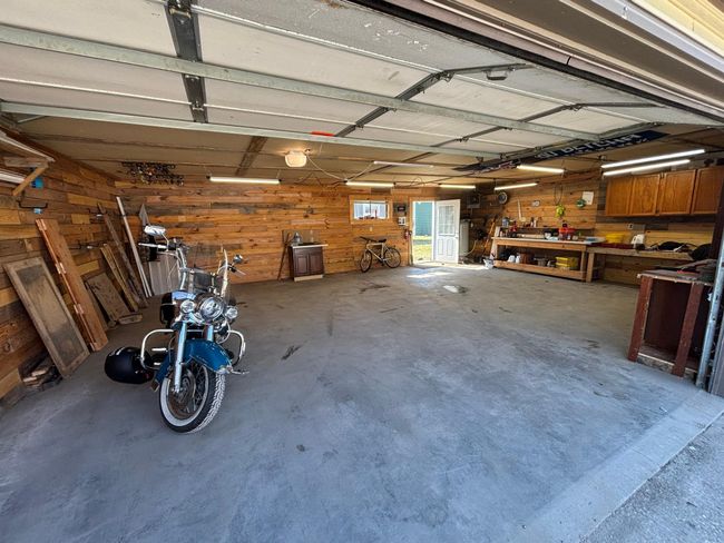 IMG_2107.jpegOversized 2 car garage with work bench | Image 28
