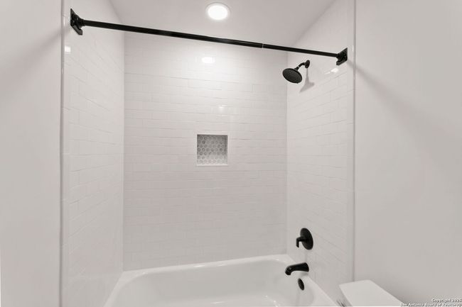 APT-101 - 2718 Old Field Dr, Townhouse with 2 bedrooms, 3 bathrooms and null parking in San Antonio TX | Image 27